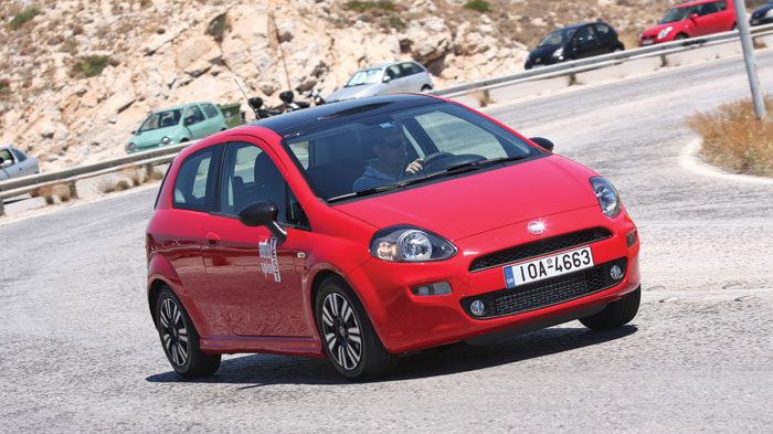 Το Fiat Punto έχει μοντέρνο σχήμα με προσεγμένες λεπτομέρειες.	